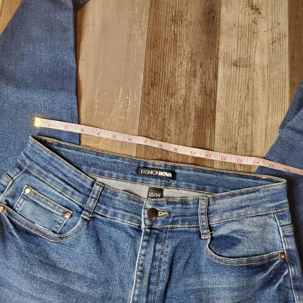 Fashion Nova Stretchy Blue Skinny Jeans Size 15/16 NWOT